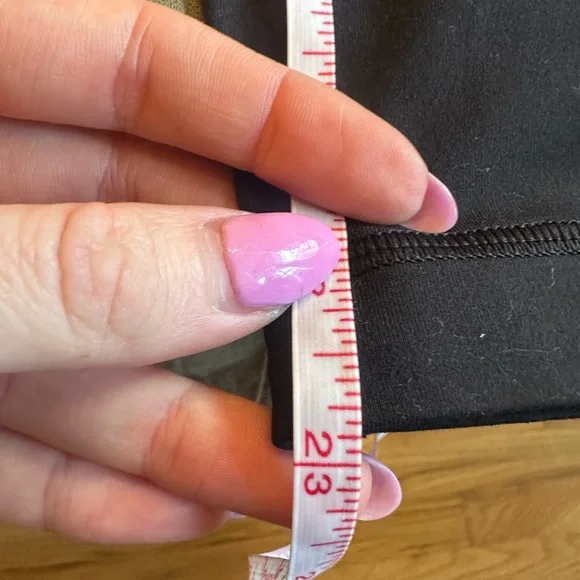 Lululemon Align High-Rise Crop Leggings 23” with Pockets Black Size 4 - Picture 11 of 11